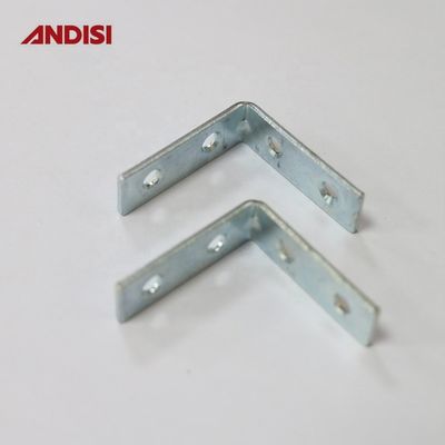 39.5x39.5x13mm アイアンコーナーキャビネットコネクタ ANDISIによって設計されたL形家具
